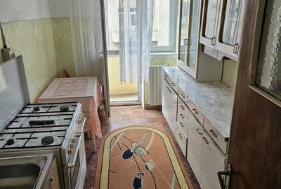 Proprietar vand 3 camere Constanta centru, str Stefan cel Mare - 3