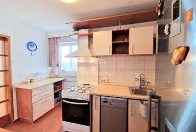 3 camere (transformat din 4 cam.) | 80 mp utili + 10mp balcon | Metrou | - 5