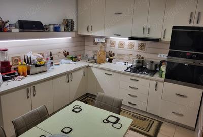 Vand casa cu piscina interioara - 8