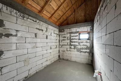 Casa semi-finisata P + M, 110 mp utili, teren 339 mp, Piel - 7