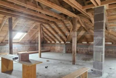 Casă cu 7 camere cu Teren 2703 Mp în Halmeu - 2