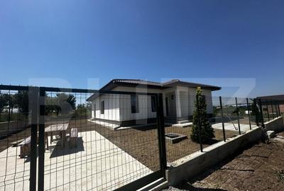 Casa plan parter, zona Narciselor 2 - 3