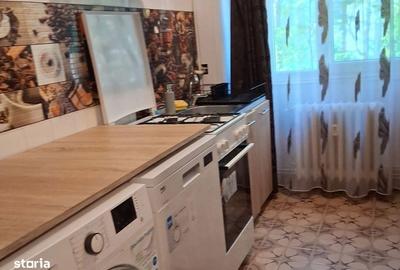 Apartament cu 2 camere în Podu Roș