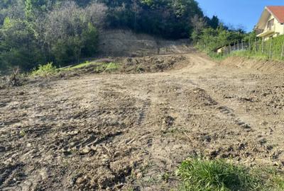 Teren de 3300 mp, în Central - 10