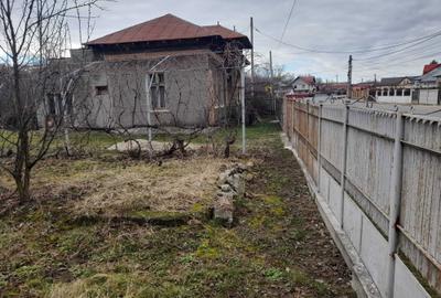 Casă cu 4 camere în - 6