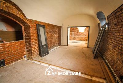 Spațiu comercial, de 320 mp, în Semicentral - 2