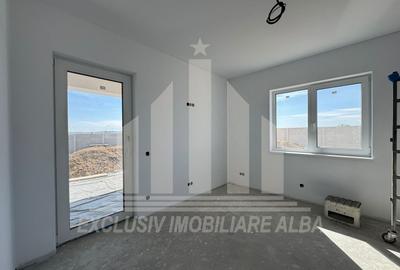 Casă individuală cu 3 camere cu Canalizare în Micești - 3