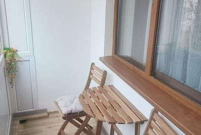 Apartament cu 3 camere semidecomandat în Berceni - 1