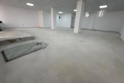 Spațiu comercial, de 113 mp, în Central - 3