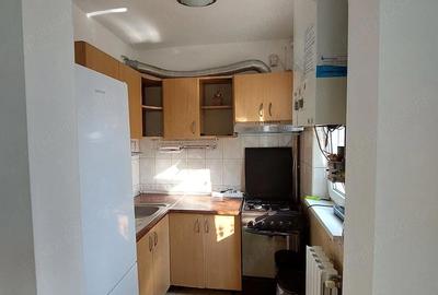 Apartament cu 3 camere semidecomandat în Dacia - 1