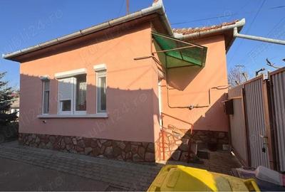 Casă cu Teren 1500 Mp în Turnu - 10