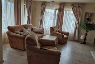 Casă cu 4 camere în Central - 2