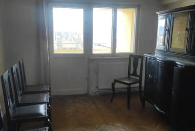 Apartament cu 3 camere decomandat în Decebal