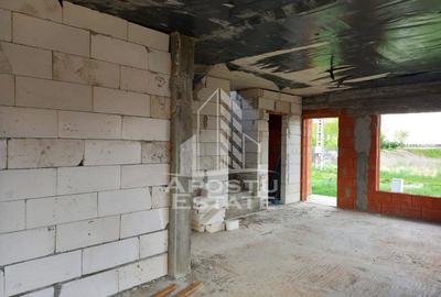 Vila, la rosu, de vanzare, in Sofronea, jud. Arad. - 4