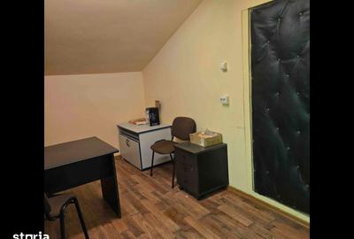 Spațiu comercial, de 90 mp, în Central - 8