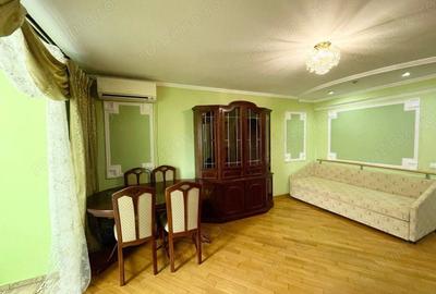 Apartament cu 3 camere decomandat în Planete - 1