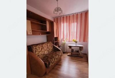 Apartament cu 3 camere semidecomandat în Narcisa - 2