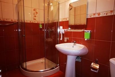 Apartament 3 camere -2 grupuri sanitare - 8