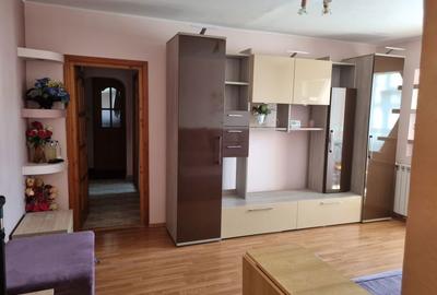 Apartament cu 3 camere semidecomandat în Central - 2