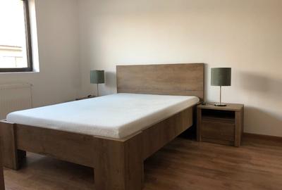 Duplex Domnești, proprietar, 3 dormitoare, curte, șemineu, panouri fotovoltaice