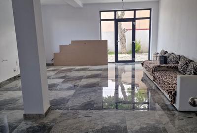 Casă cu 4 camere cu Canalizare în Central - 3