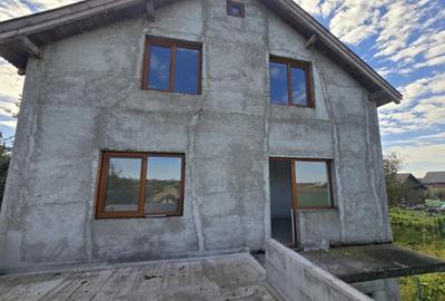 Casă cu 4 camere în Central - 2