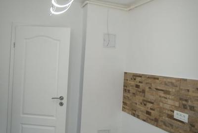 Apartament cu 3 camere decomandat în Trafic Greu - 14