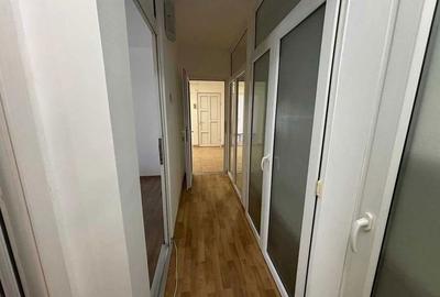 Spațiu comercial, de 98 mp, în Central - 5