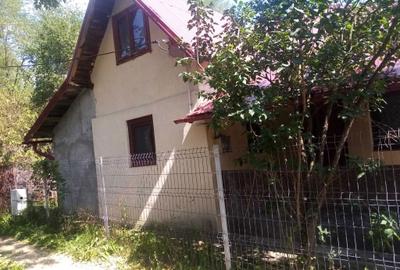 Casă cu 4 camere în Ostrovu - 1