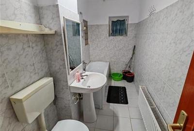 Apartament cu 3 camere semidecomandat în Răcădău - 11