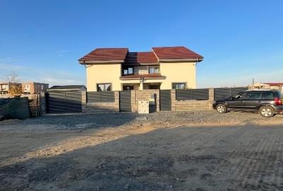 Duplex cu 4 camere cu Canalizare în Moșnița Veche - 2