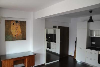 Apartament cu 2 camere semidecomandat în Nerva Traian