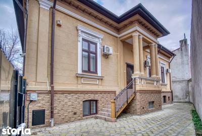 Casă cu 10 camere cu Canalizare în Centrul Istoric - 11