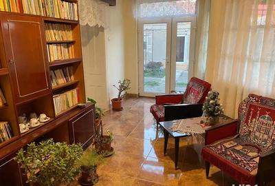 Casă cu 5 camere în Curtici - 1