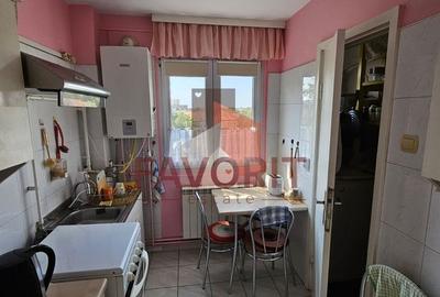 Apartament cu 3 camere semidecomandat, mobilat în Circumvalațiunii - 12