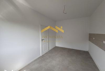 Casă cu 4 camere cu Teren 250 Mp în Sânmihaiu Român - 14