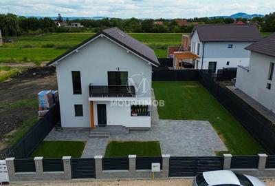 Comision 0%,Casa moderna, cu pomană de căldură si panouri fotovoltaice - 1