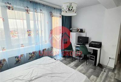 Apartament cu 3 camere decomandat, mobilat în Palazu Mare - 12