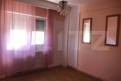 Apartament de vanzare, cu 3 camere, 63 mp, zona M16 - 8