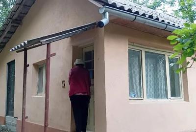 Casă cu 3 camere cu Teren 400 Mp în Central - 1