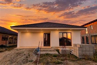 Casă cu 3 camere cu Teren 500 Mp în Tokai