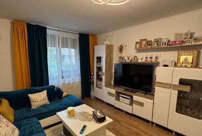 Vand apartament cu 3 camere decomandat - 1