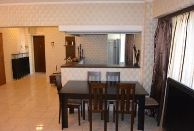 Apartament cu 3 camere decomandat, mobilat în Ultracentral