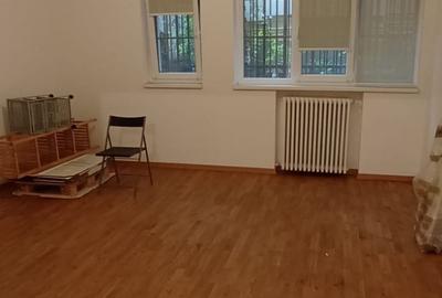 3 camere birou - parter cladire interbelica zona Dacia-Piata Romana metrou 450 m 3 camere birou - parter cladire interbelica zona Dacia-Piata Romana metrou 450 m - 3