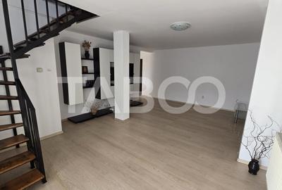 Apartament luminos de vanzare Tilisca 3 camere balcon - 1