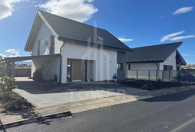 Casă individuală INDEPENDENTĂ ENERGETIC - CARTIER NOU - 1