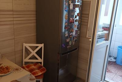 Apartament cu 3 camere semidecomandat, mobilat în Berceni