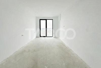 Apartament cu 3 camere semidecomandat în Central - 2