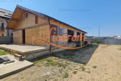 Casă individuală cu 8 camere decomandat cu Canalizare în Cristian - 8