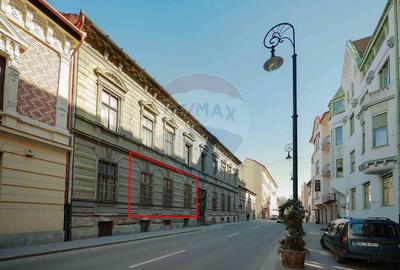 Apartament cu 3 camere semidecomandat, mobilat în Ultracentral